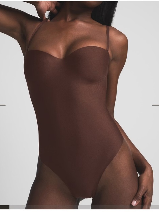 SKIMS Tops - SKIMS BODY UNDERWIRE THONG BODYSUIT